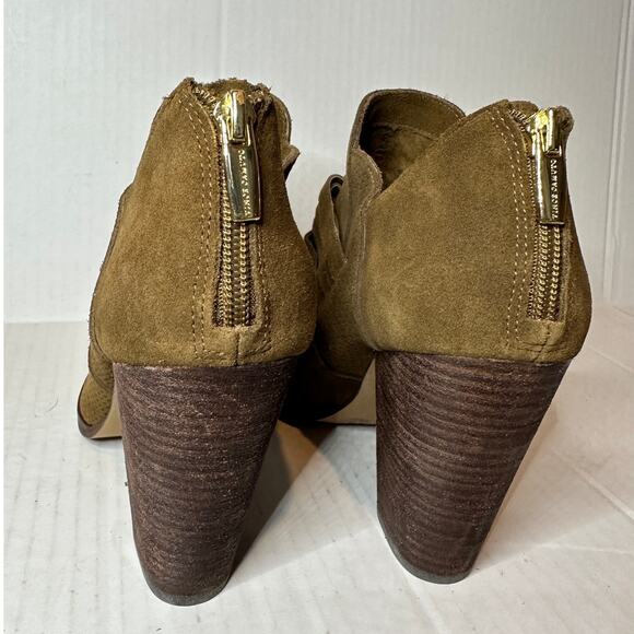 Vince Camuto Size 10 Levana Ankle Bootie Suede Leather Dark Caramel Casual - Picture 4 of 10